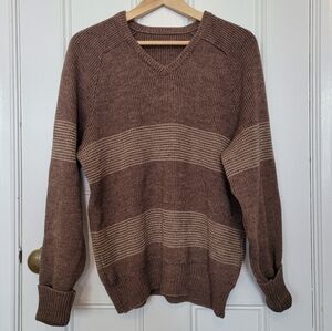 Vintage 🇨🇦 Canadian-Made 🇨🇦 Sweater